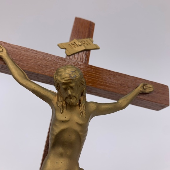 Vtg. Automatic China 9” Bronze Resin Jesus Standing Wooden Crucifix - Picture 6 of 13